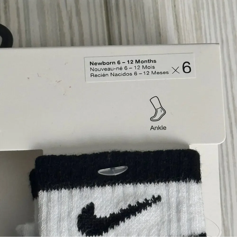 Nike Newborn Baby Variety Pack Non Slip Athletic Socks  Black and White  6-12M